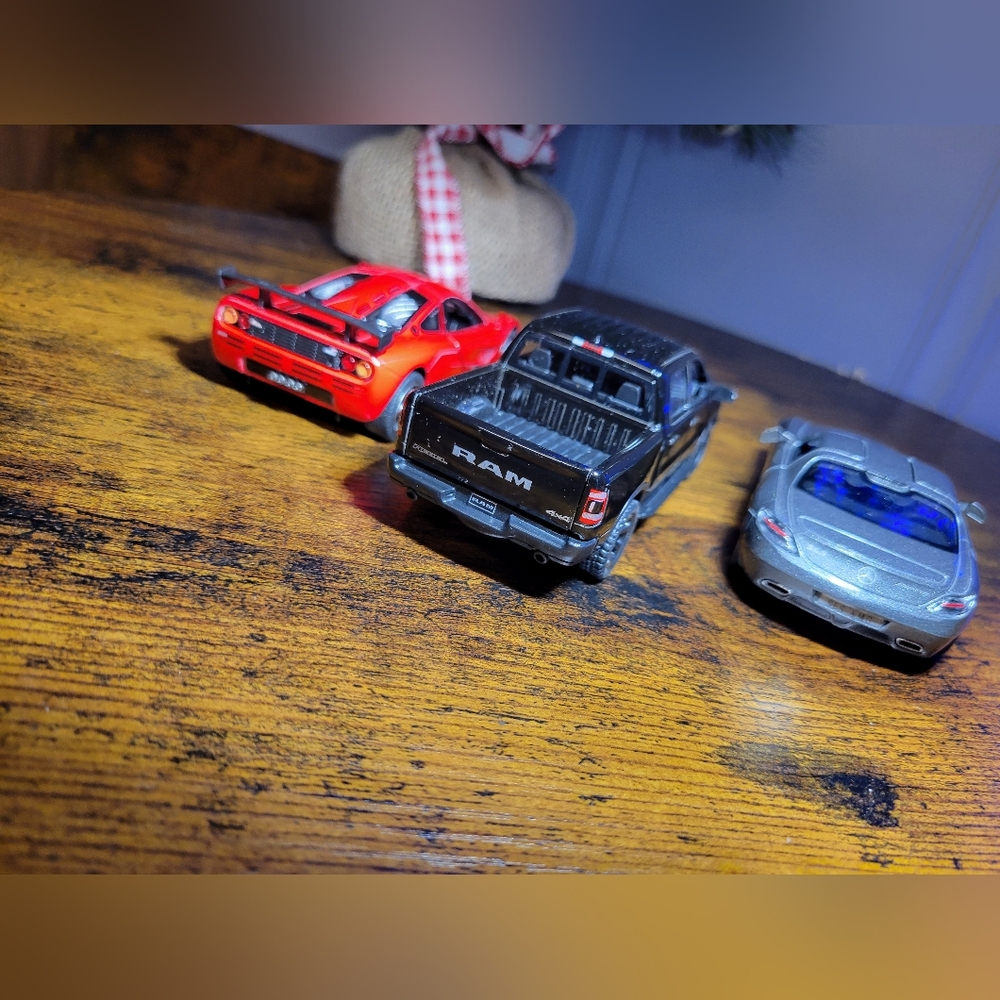 Kinsmart Die-Cast Toy Car Set - Black, Red, and silver - Picture 4 of 13